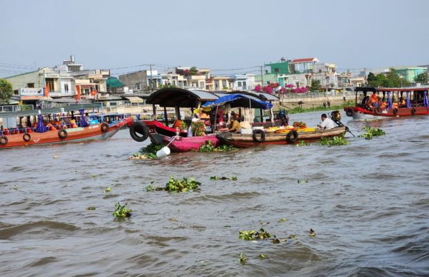 Long Xuyen Floating Market